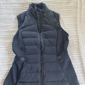 Lululemon puffer vest in small
